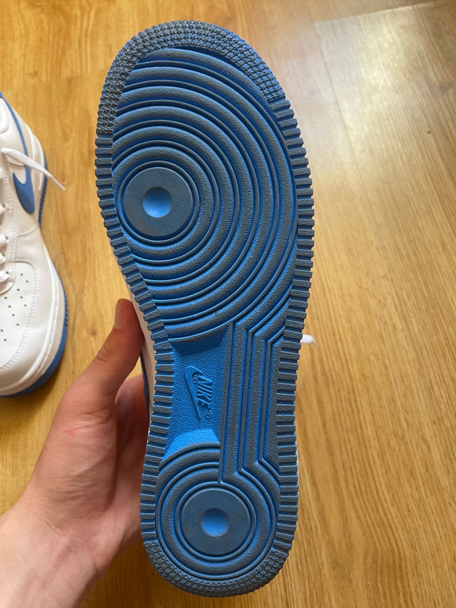 Nike Air Force 1 White and Blue foto 4