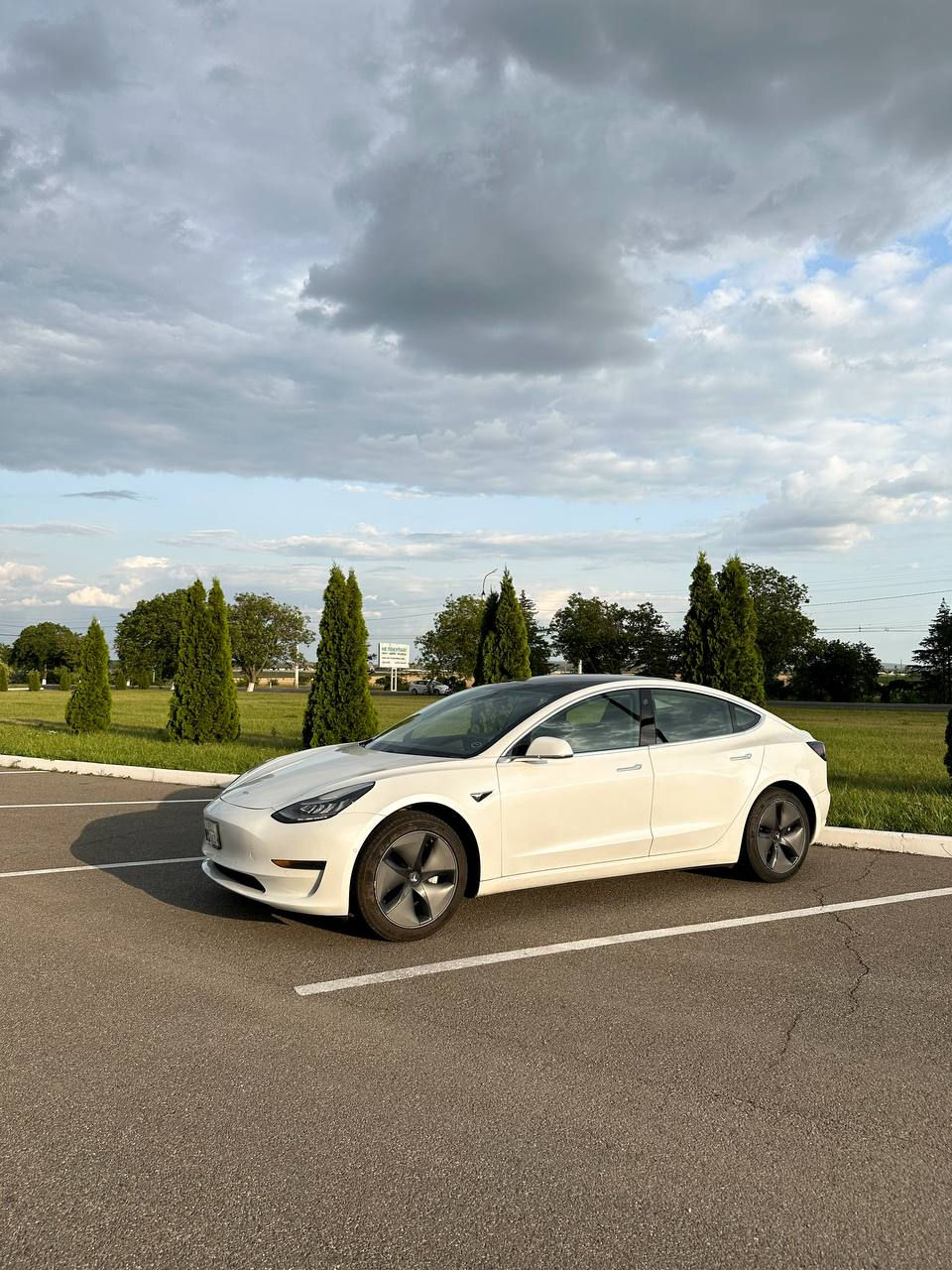 Tesla Model 3 foto 4