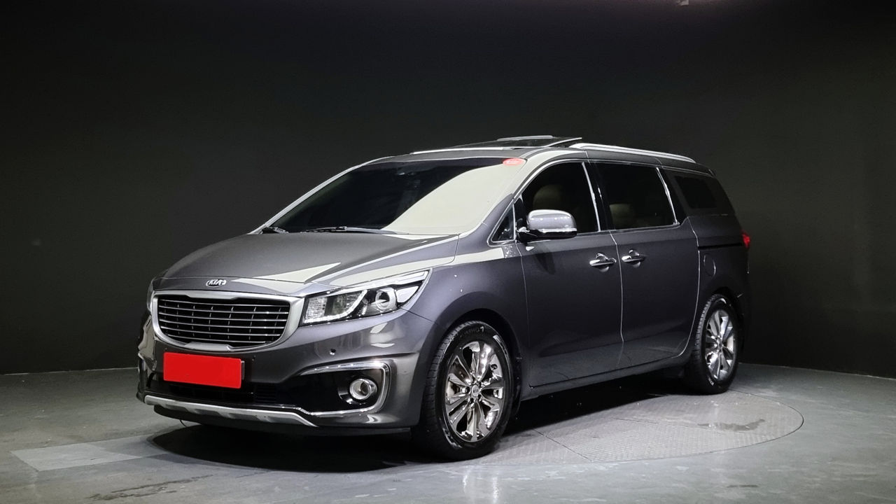 KIA Carnival foto 0