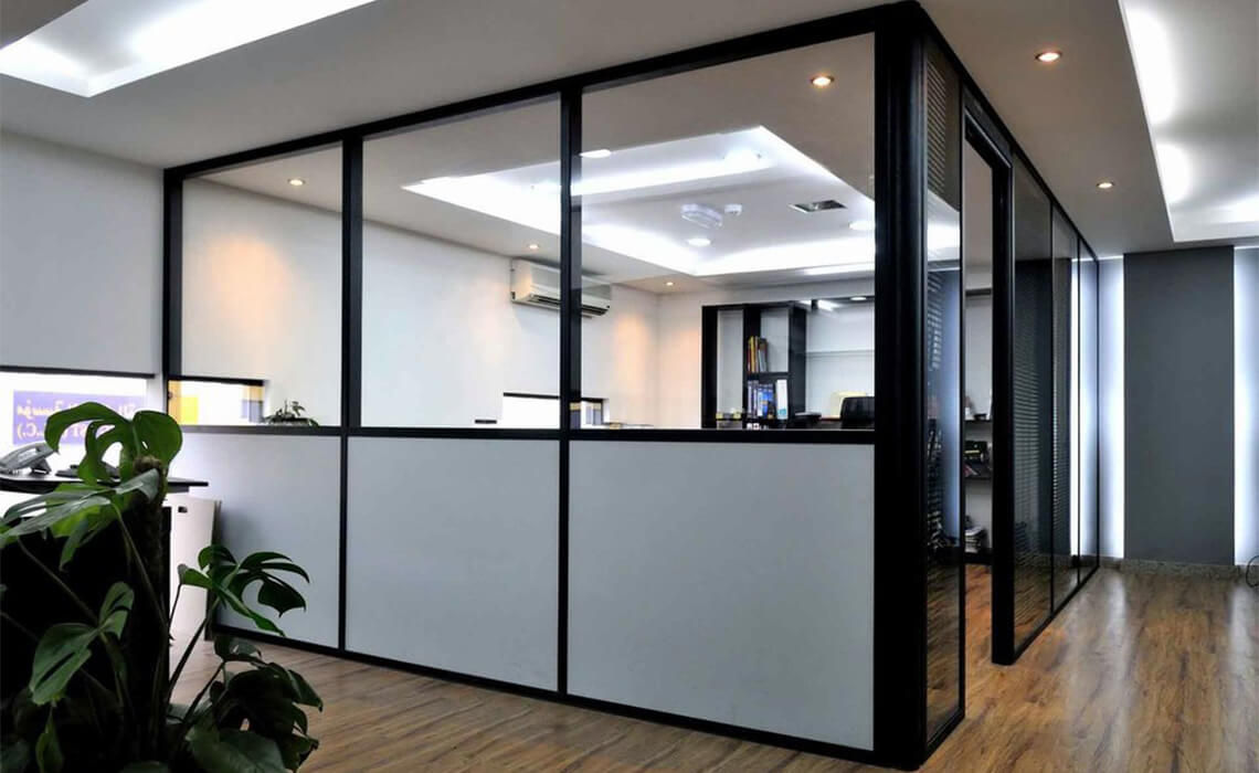 Pereti despartitor din PVC/aluminiu/sticla securizata.Перегородки из ПВХ/алюминия/стекла. foto 5