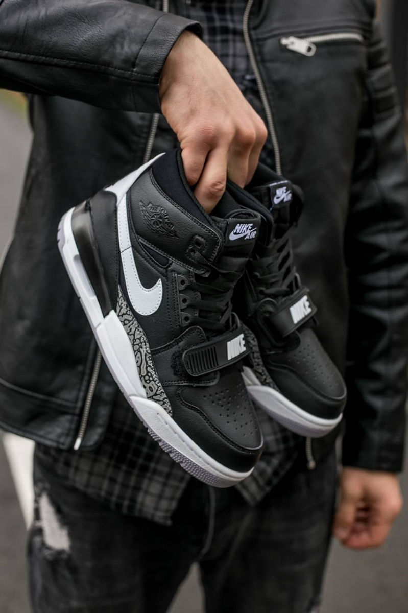 Nike Air Jordan Legacy Black/White foto 3