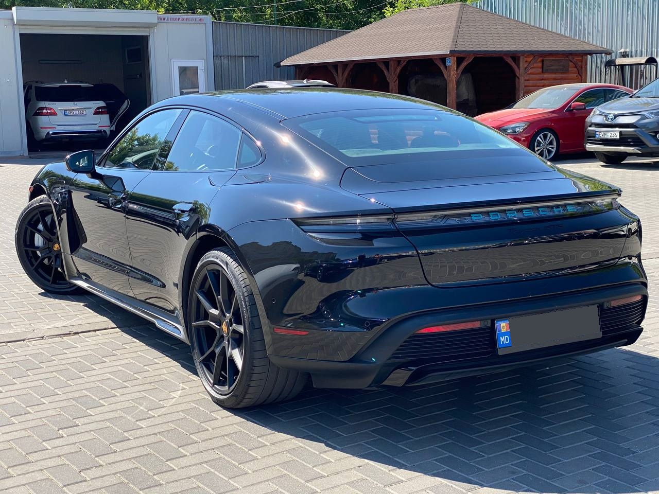 Porsche Taycan foto 3