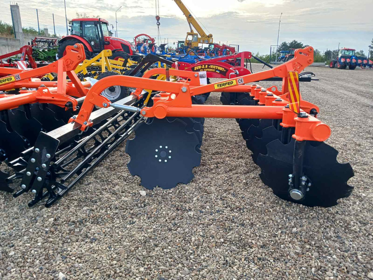 Grapa cu discuri 2,4 "taurus"/ навесные дисковые бороны 2,4 "таурус" - IN RATE CU 0% foto 1