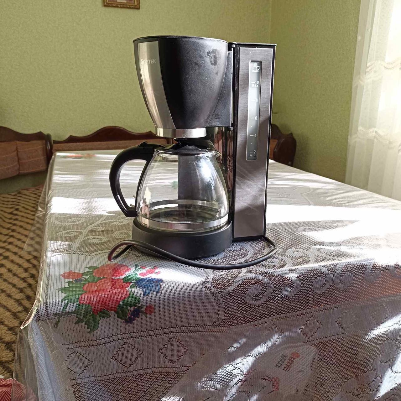 Кофеварка Vitek Vt-1509 Bk-550лей.Кофеварка Ufesa CE 7115. Кухонный ...