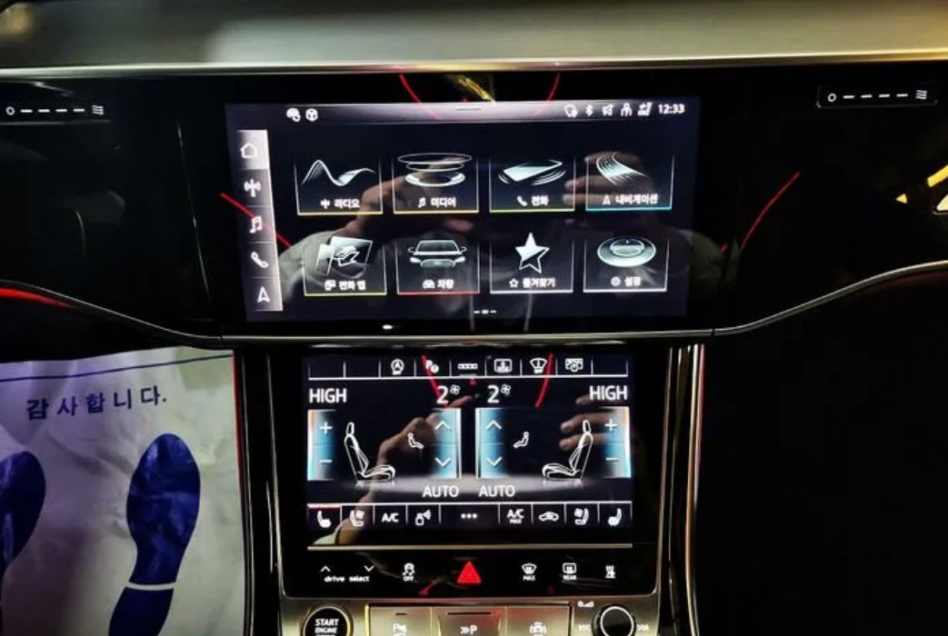 Audi A8 фото 10
