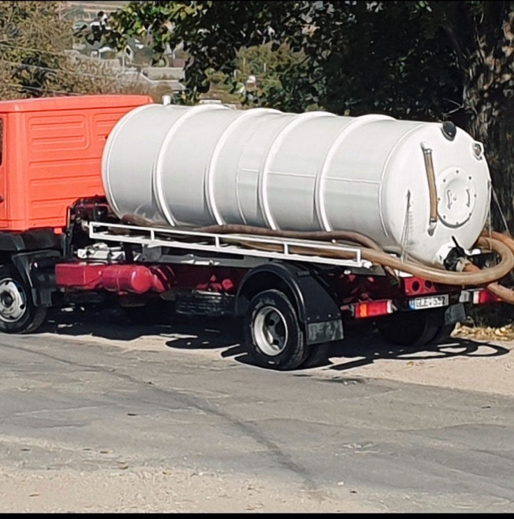 Curățarea gropilor de canalizare  foto 3
