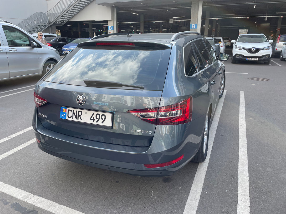 Skoda Superb foto 2