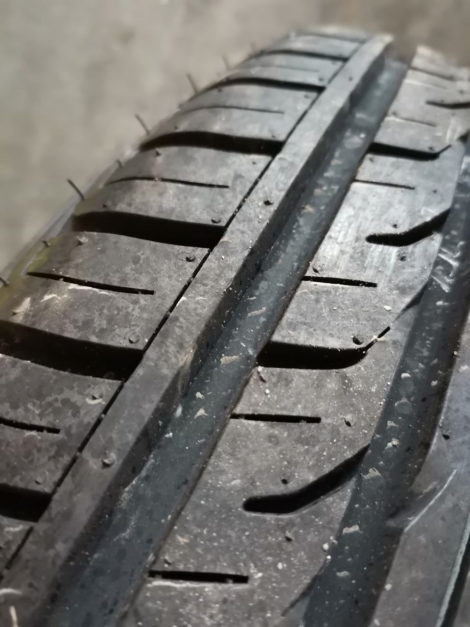 4 X Dunlop 235/65r18 Grandtrek Pt3