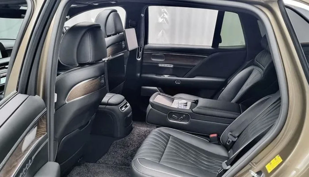 Genesis G90 foto 9
