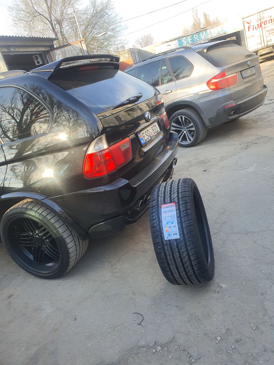 315-35-r20-vs-275-40-r20-roadx-model-2021