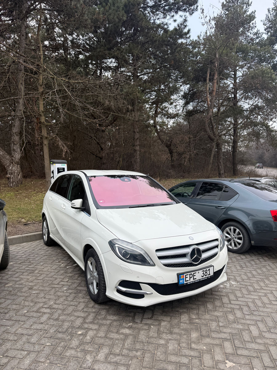 Mercedes B-Class 2014 г. с пробегом 94300 км, Электричество, 8000 €