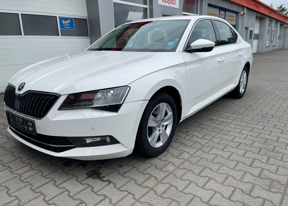 Skoda Superb фото 1