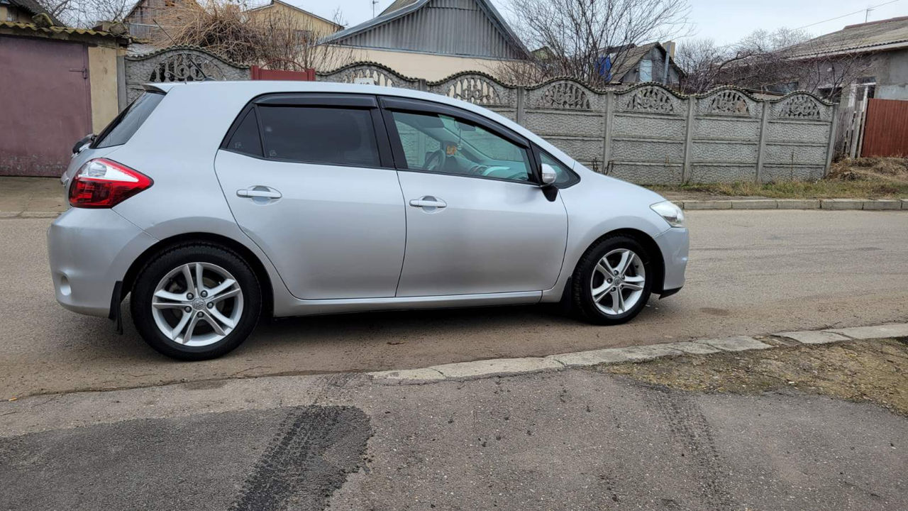 Toyota Auris foto 2