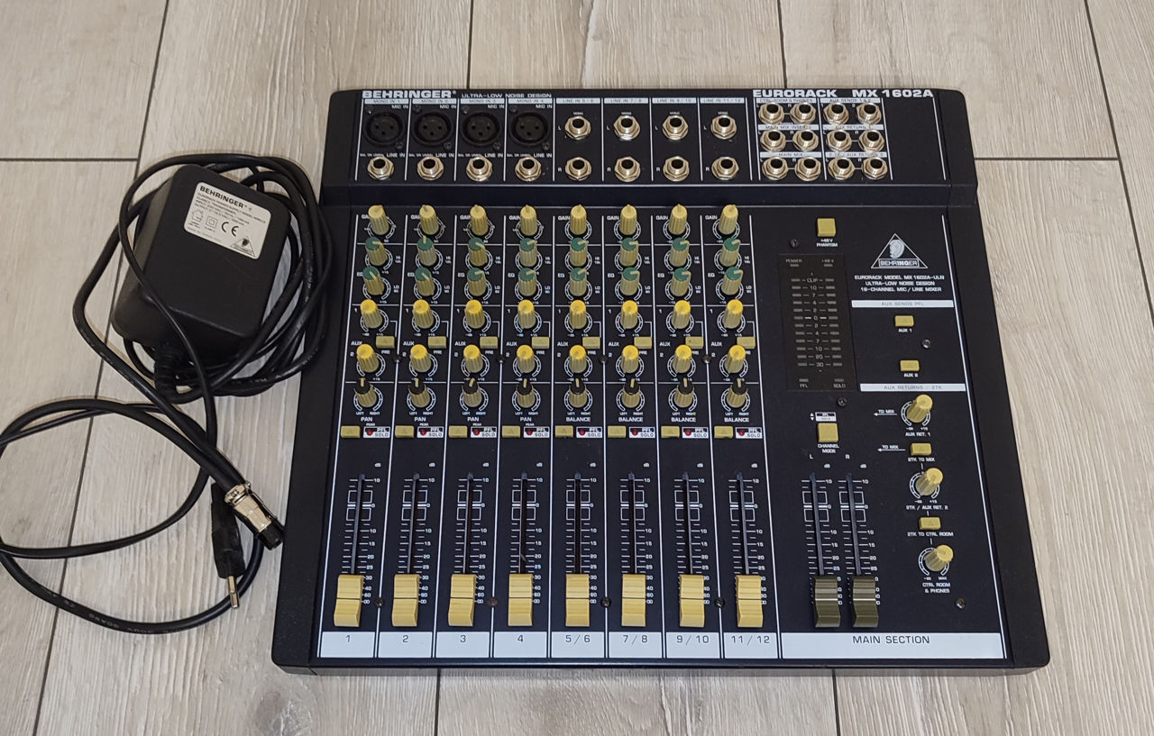 Behringer Eurorack MX 1602A foto 0