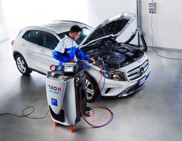 Заправка авто кондиционеров  буюканы. Диагностика.Ремонт.Alimentare conditioner auto buiucani. фото 0