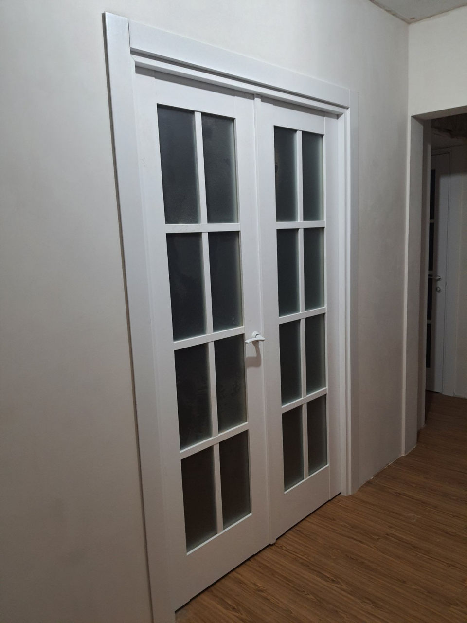 Instalarea ușilor interioare, установка дверей, межкомнатные двери, замки, плинтуса фото 0