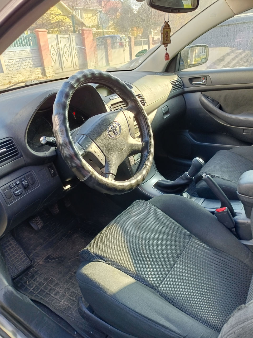 Toyota Avensis foto 5