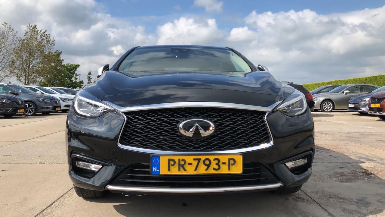 Infiniti q 90