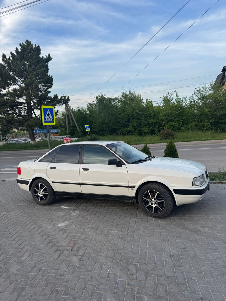 Audi 80 фото 0