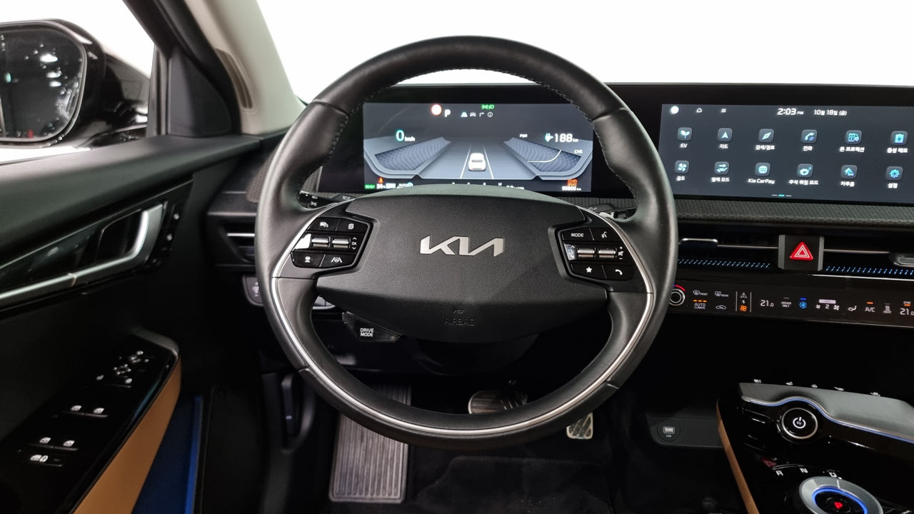 KIA EV6 фото 4