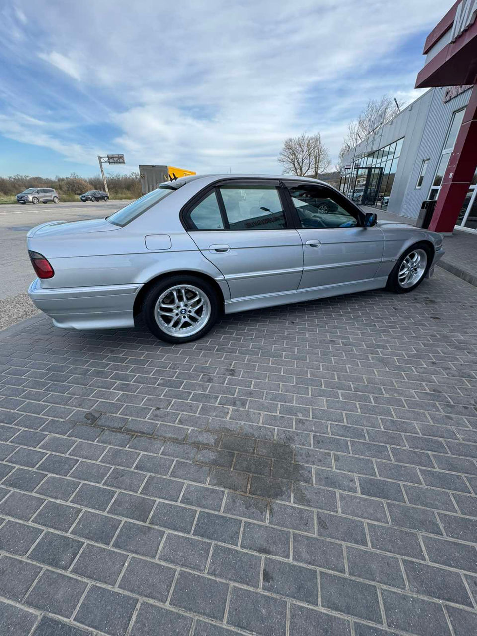 BMW 7 Series фото 0