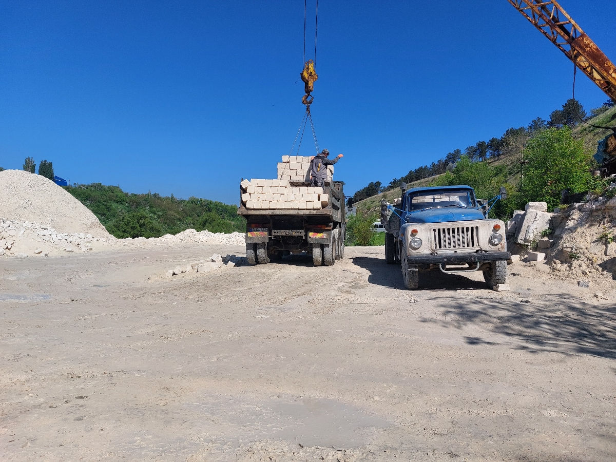 Servicii bobcat kamaz excavator.nisip.petris.pgs. foto 4