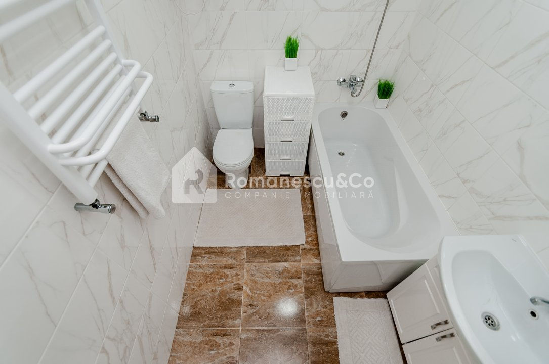 Casă de vânzare în Ialoveni, 2 nivele, cu reparație, teren 14 ari.  foto 10