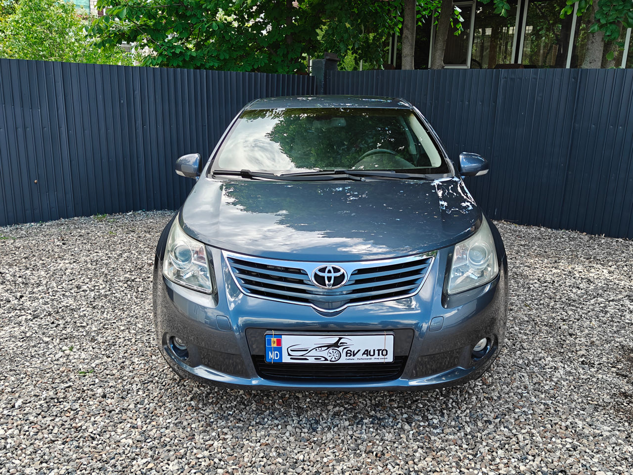 Toyota Avensis фото 1