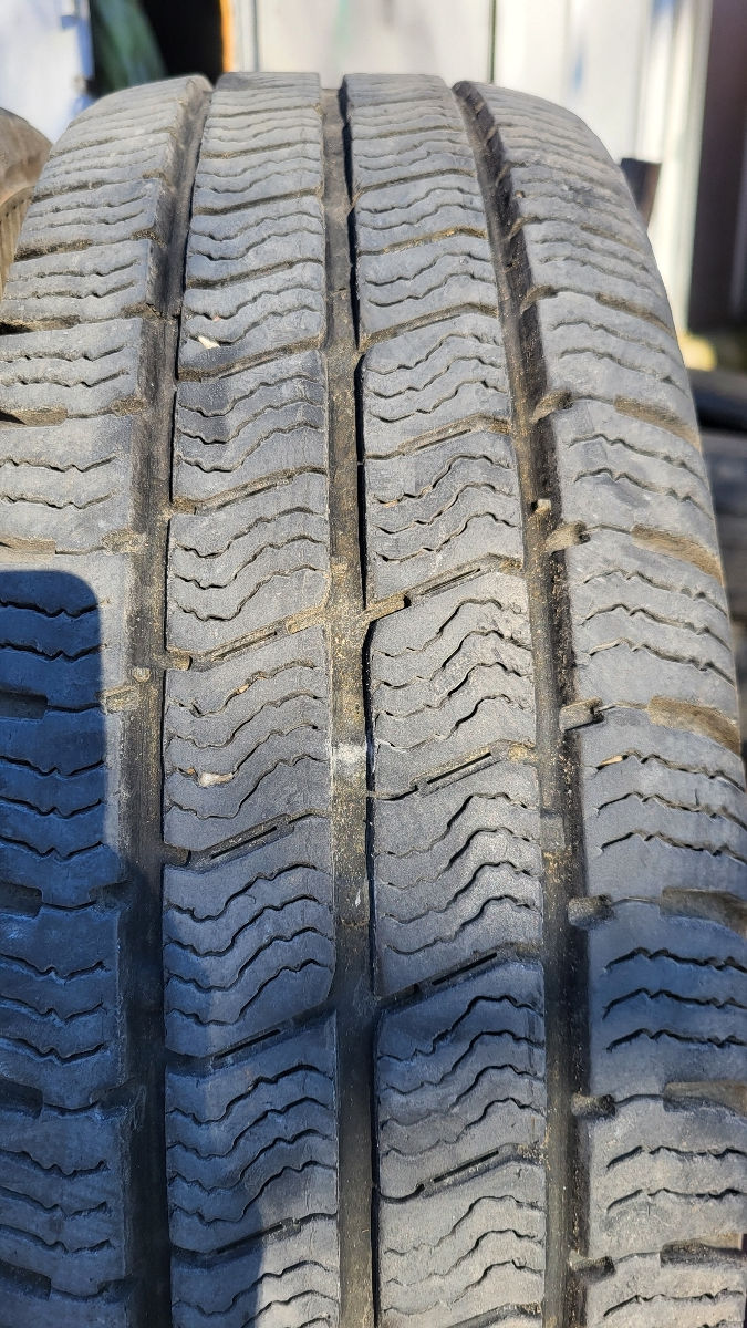 Шины 195/70 R15 C.  2шт Зима!!! foto 2