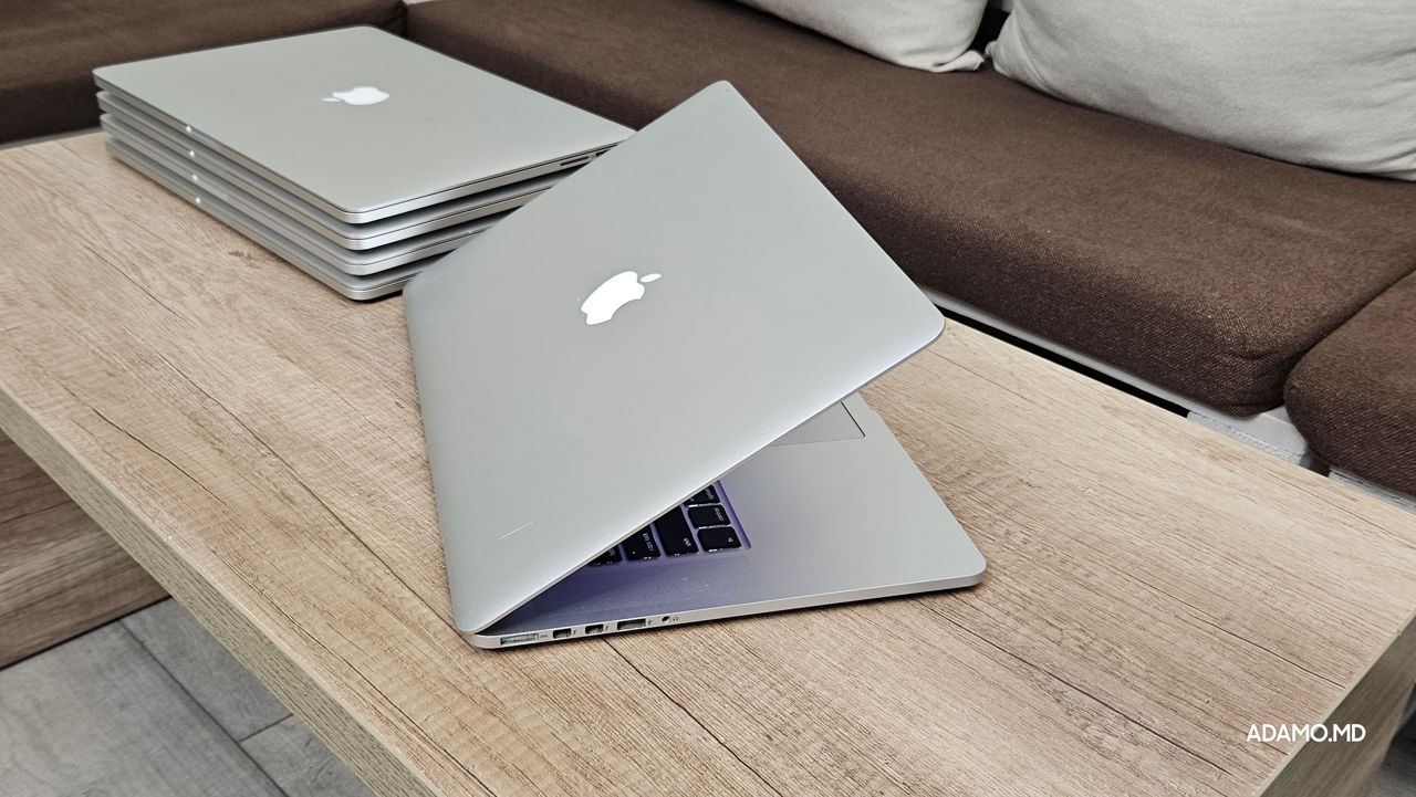 MacBook Pro 15 retina 2015 (i7 3.50Ghz, 16gb) Bateria noua foto 1