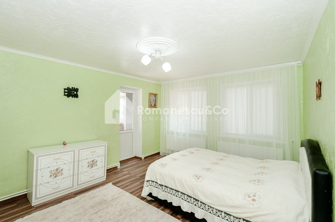 Casă de vânzare în Ialoveni, 2 nivele, cu reparație, teren 14 ari.  foto 17