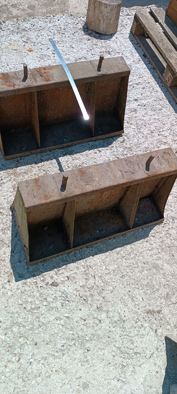 Bună. În vânzare suporturi metalice  pentru stupi,  foto 1