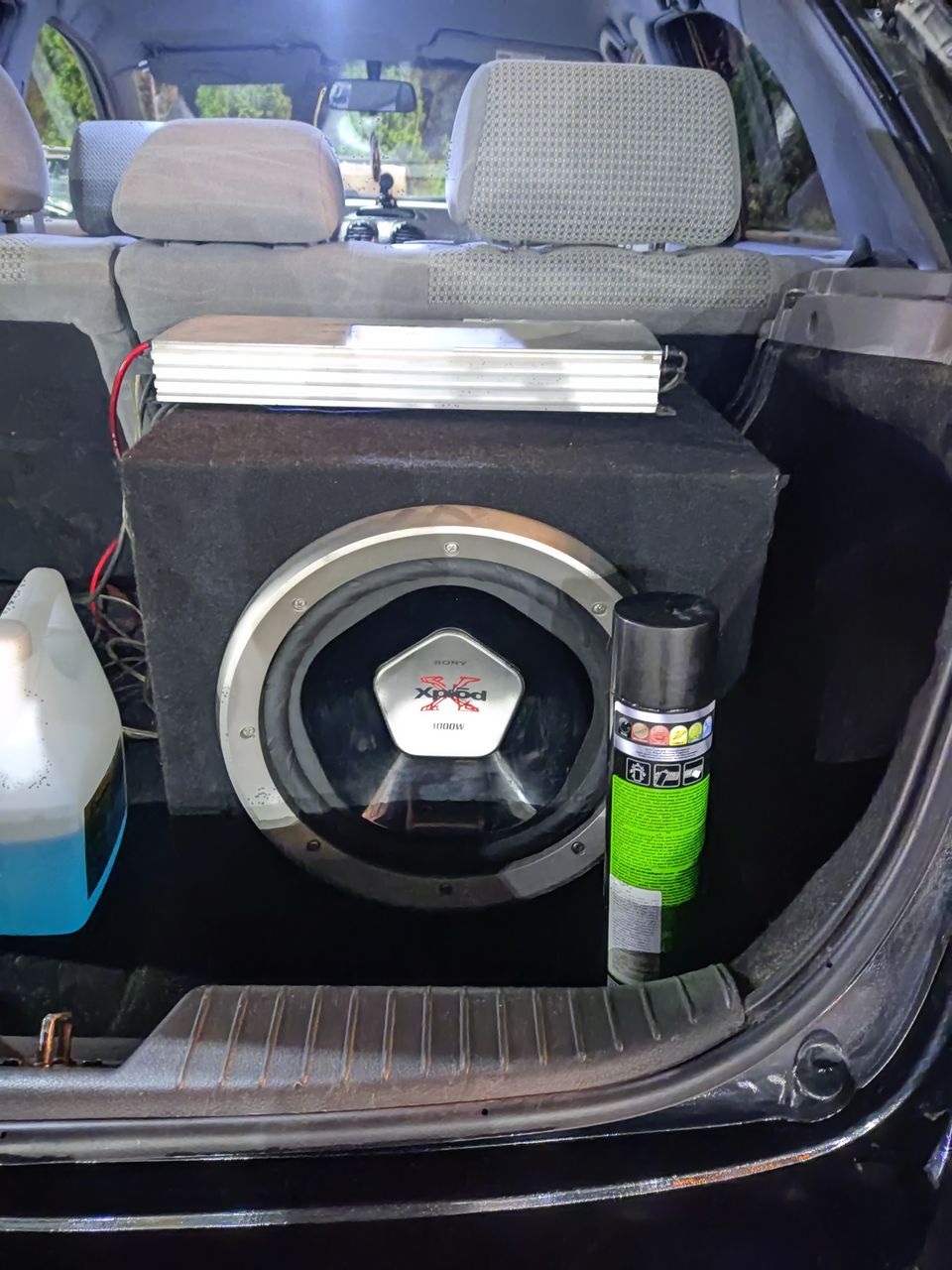 Продаю сабвуфер играет шикарно и очень мощно) усилитель продается ...