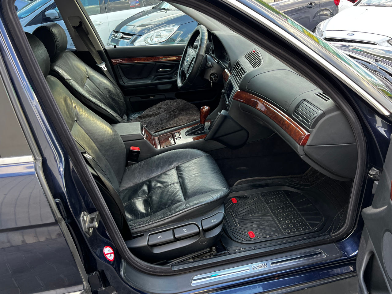 BMW 7 Series foto 12
