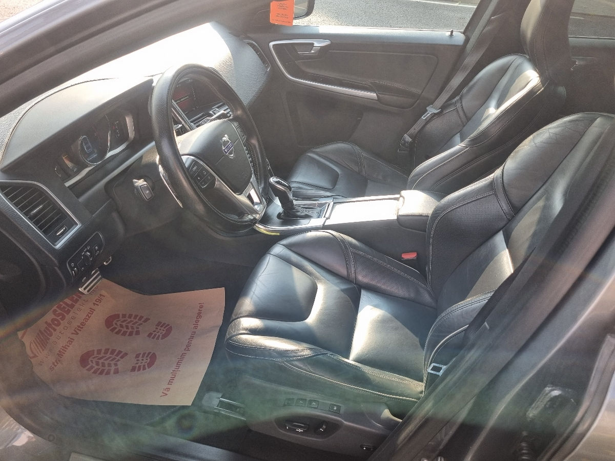 Volvo XC60 2016 photo 9