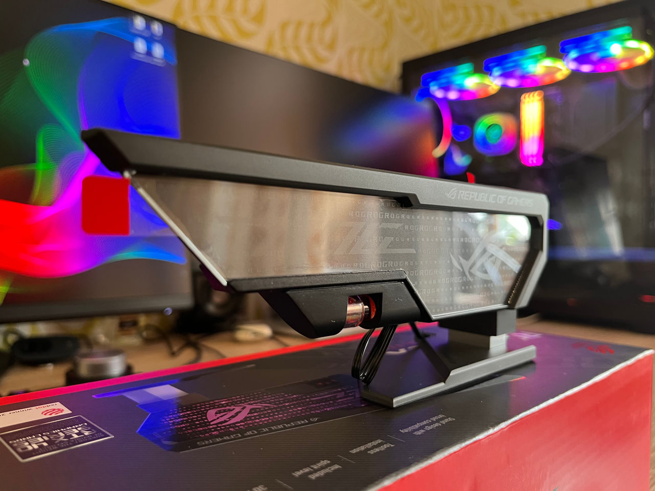 Asus  ROG Herculx Graphics Card Holder фото 9