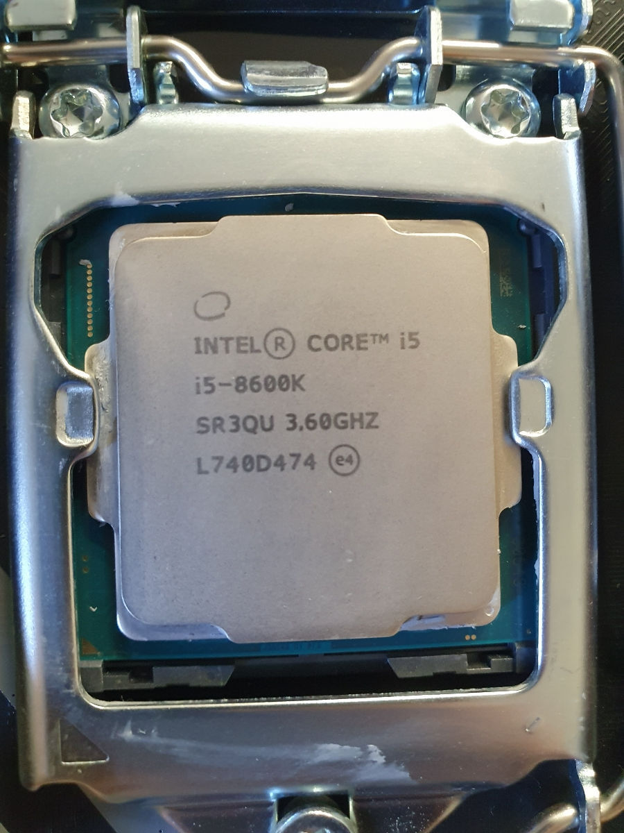 i5 8600k фото 0
