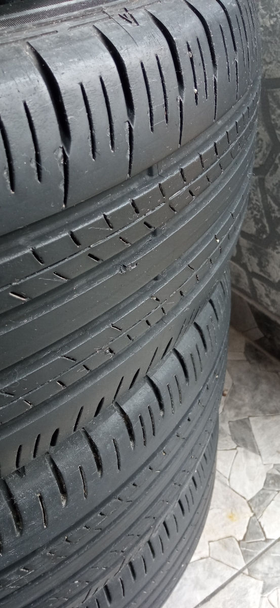 225/60 r18 dunlop