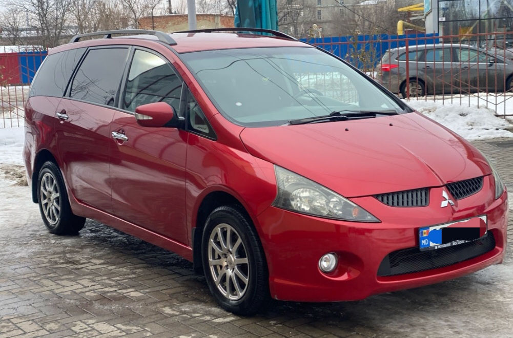 Mitsubishi Grandis foto 4