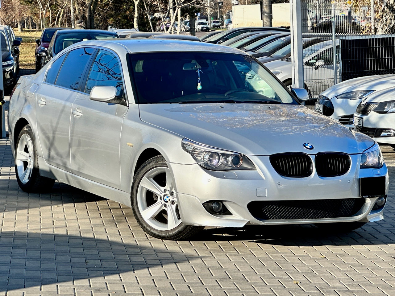 BMW 5 Series foto 0