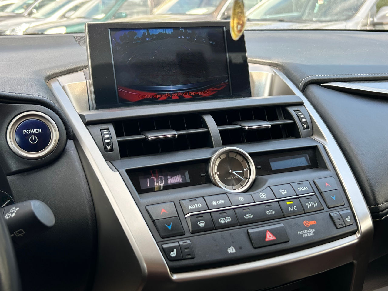 Lexus NX Series foto 12