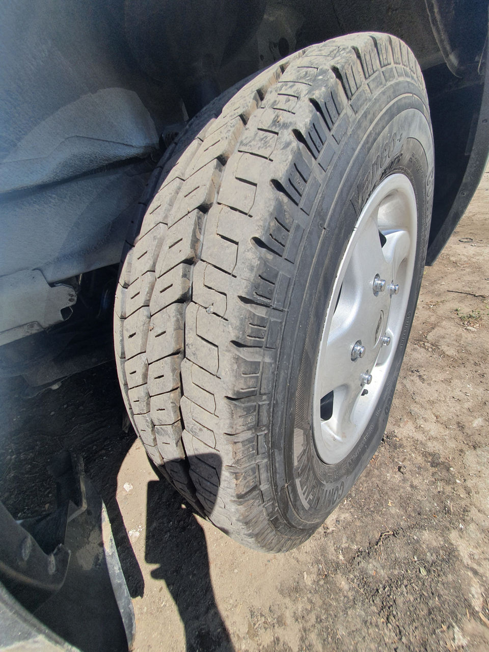 Vând set roti titan ford transit r 15