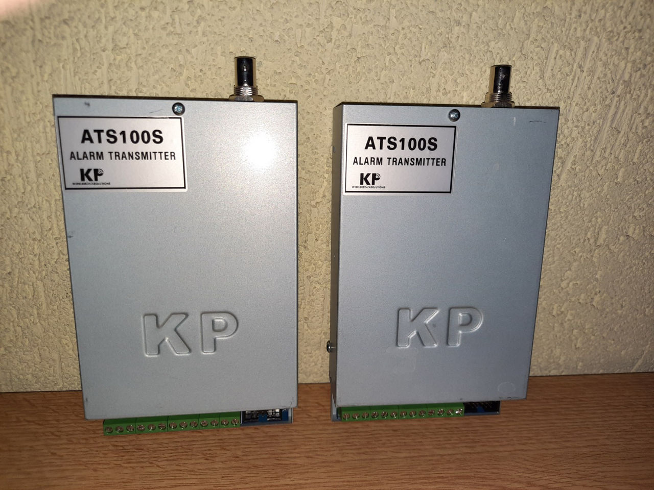 Радиопередатчики ATS 100, NAT 230.