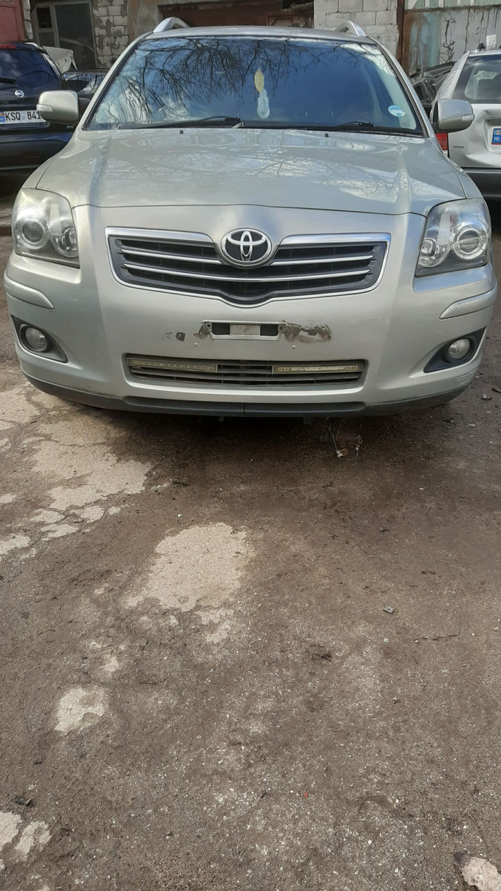 Toyota Avensis Piese foto 1
