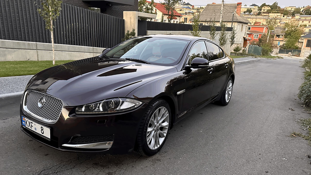 Jaguar XF фото 4