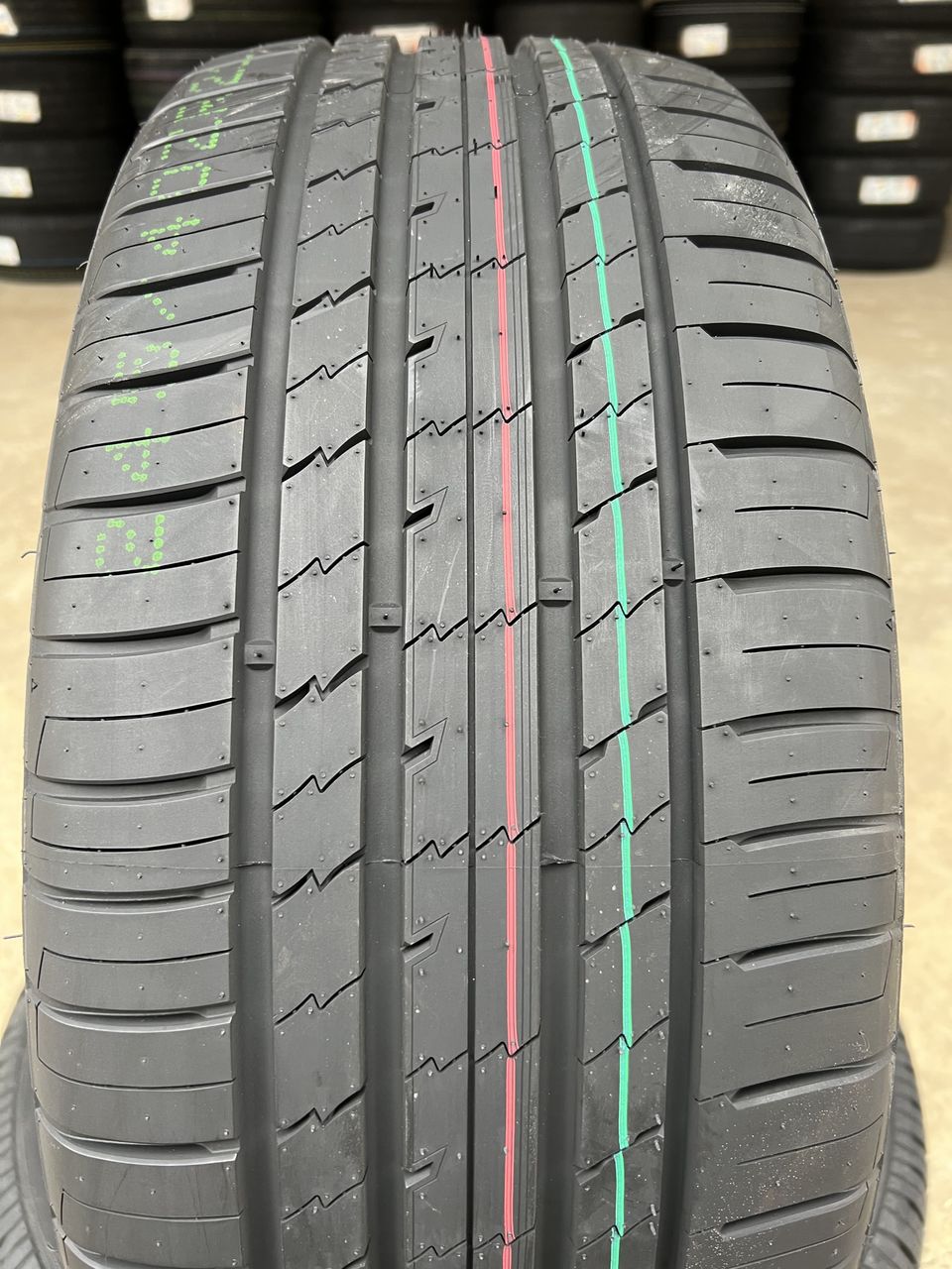 245/40 R21 Tracmax Xprivilo RS01+/ Доставка, livrare toata Moldova foto 1