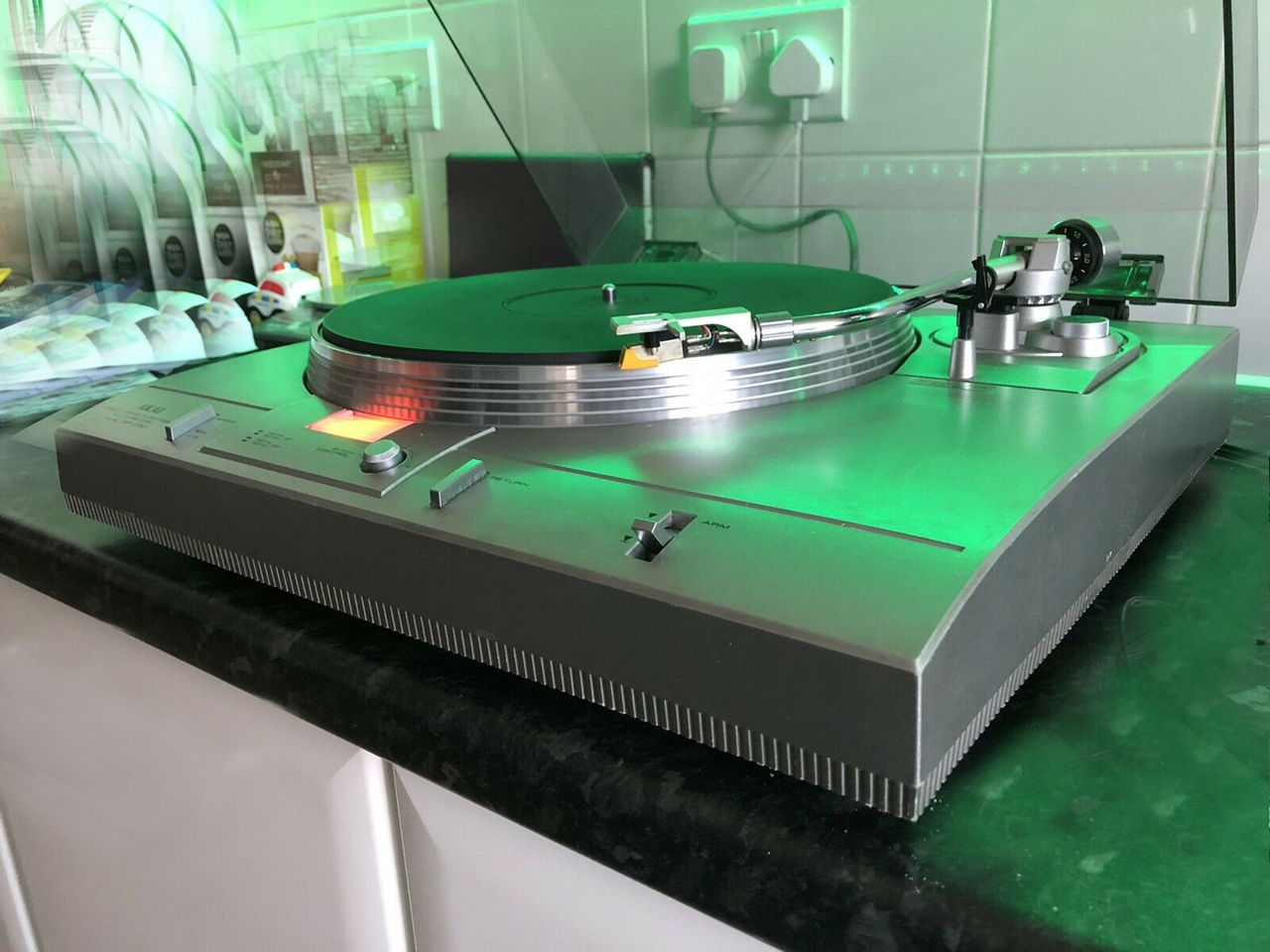 Akai AP-D30 Direct Drive Semi-Automatic Turntable фото 3