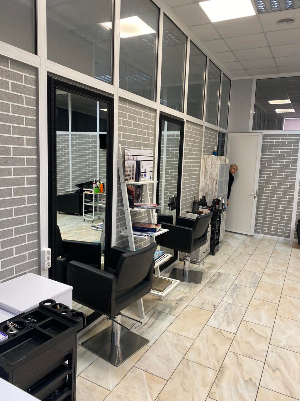 Сдаётся в аренду парикхмахерское место в салоне красоты