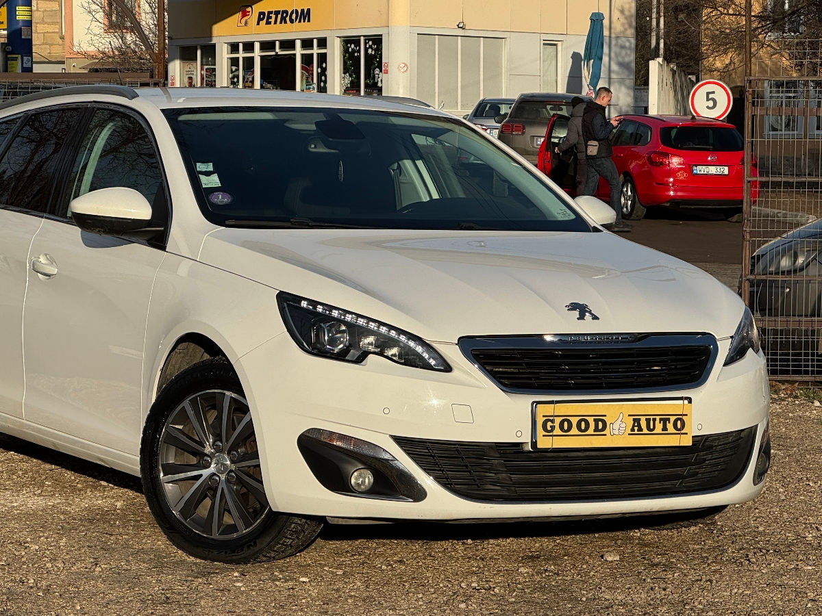 Peugeot 308 an. 2015 cu rulaj 18600 km, Benzină, 8499