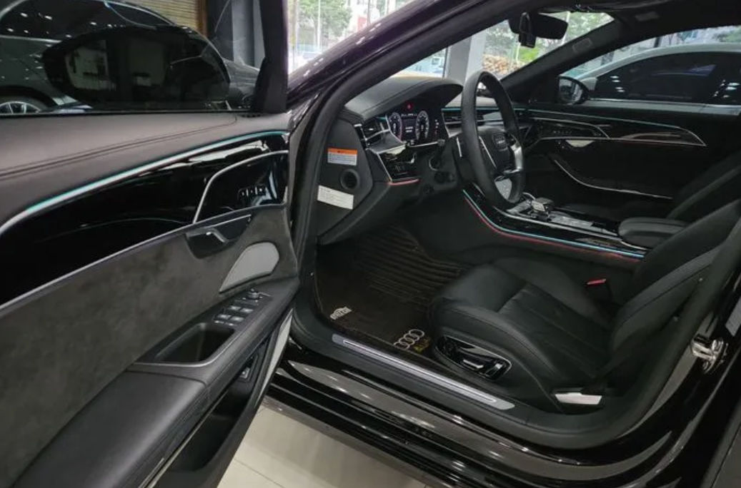 Audi A8 foto 10